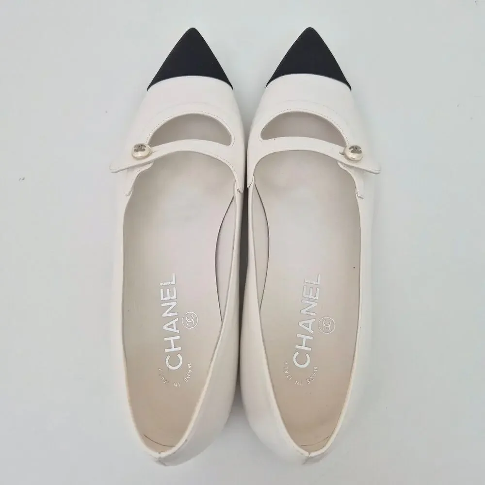 Chanel Shiny Lambskin Pointed Toe CC Ballet Flats US 9 / EU 39 White Black